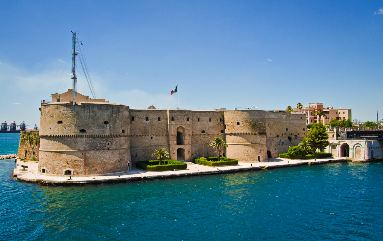 Le château aragonais de Tarente - LaTerradiPuglia.fr