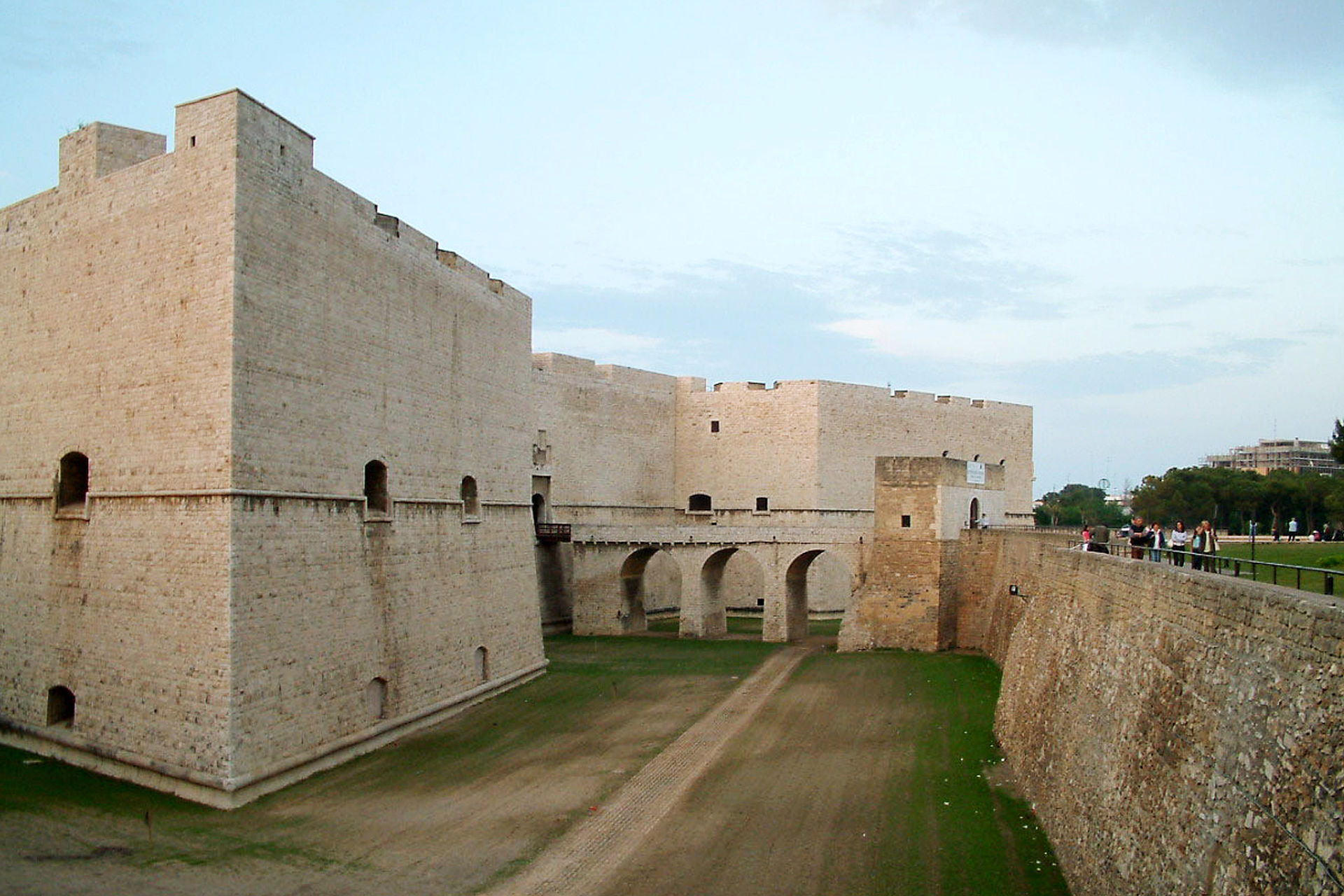 BAT Châtea Barletta - LaTerradiPuglia.fr