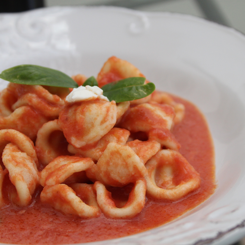 Orecchiette tomate et fromage ricotta forte - Laterradipuglia.fr